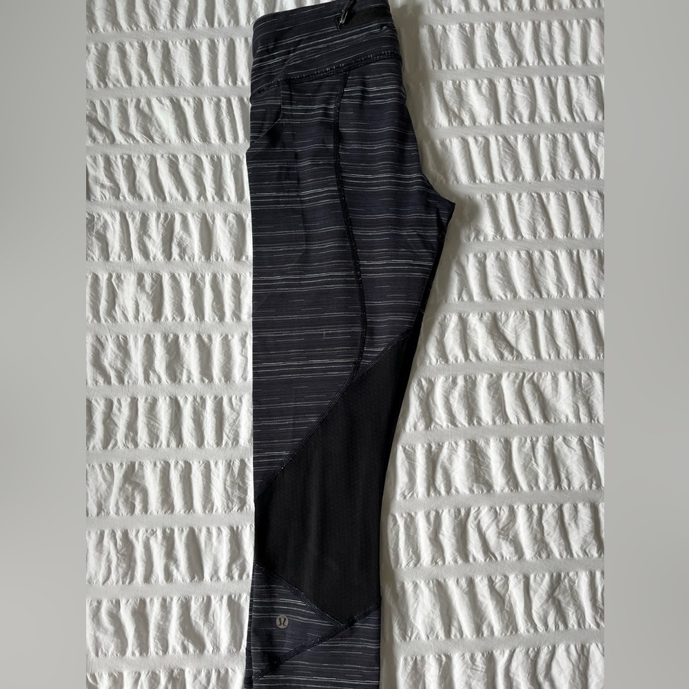 Lululemon crop leggings size 6
